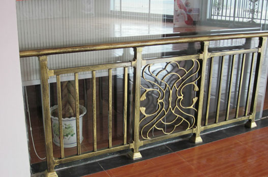 古铜阳台栏杆